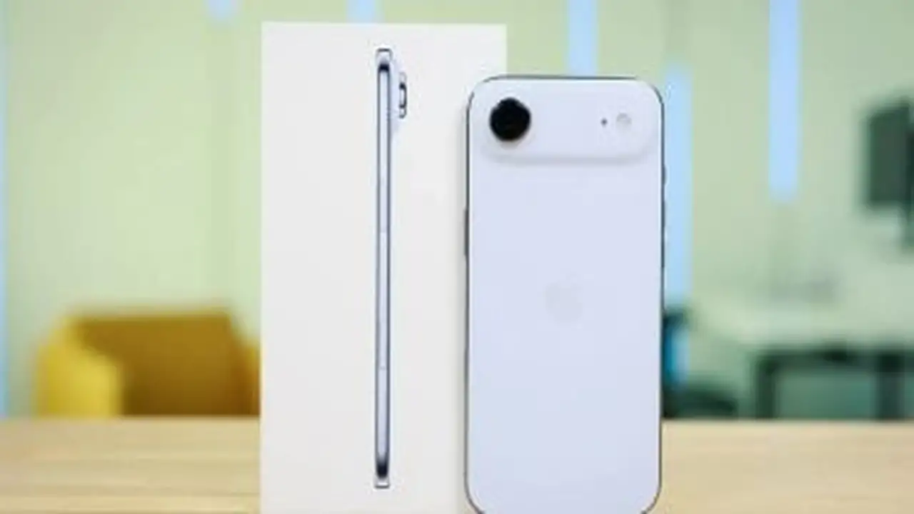 نحافة فائقة.. آبل تضع اللمسات الأخيرة على تصميم هاتف آيفون آير 2 الجديد